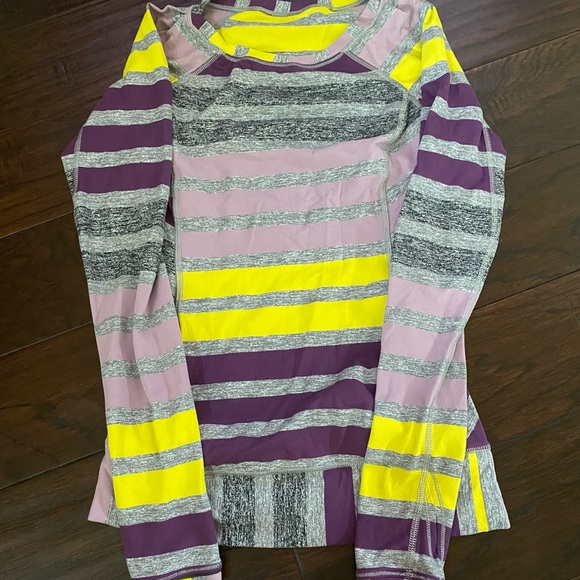 Lululemon long sleeve top - Picture 1 of 3